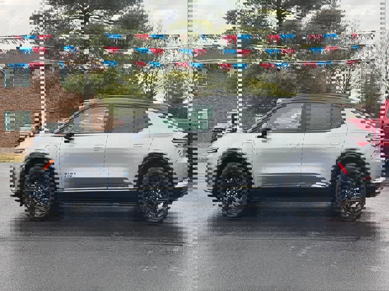 New 2026 Chevrolet Equinox EV RS image 8