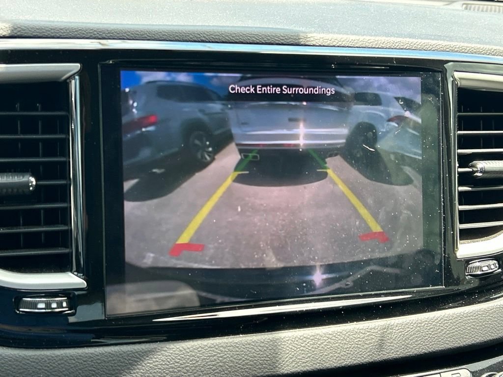 Used 2024 Chrysler Pacifica Touring-L FWD image 33
