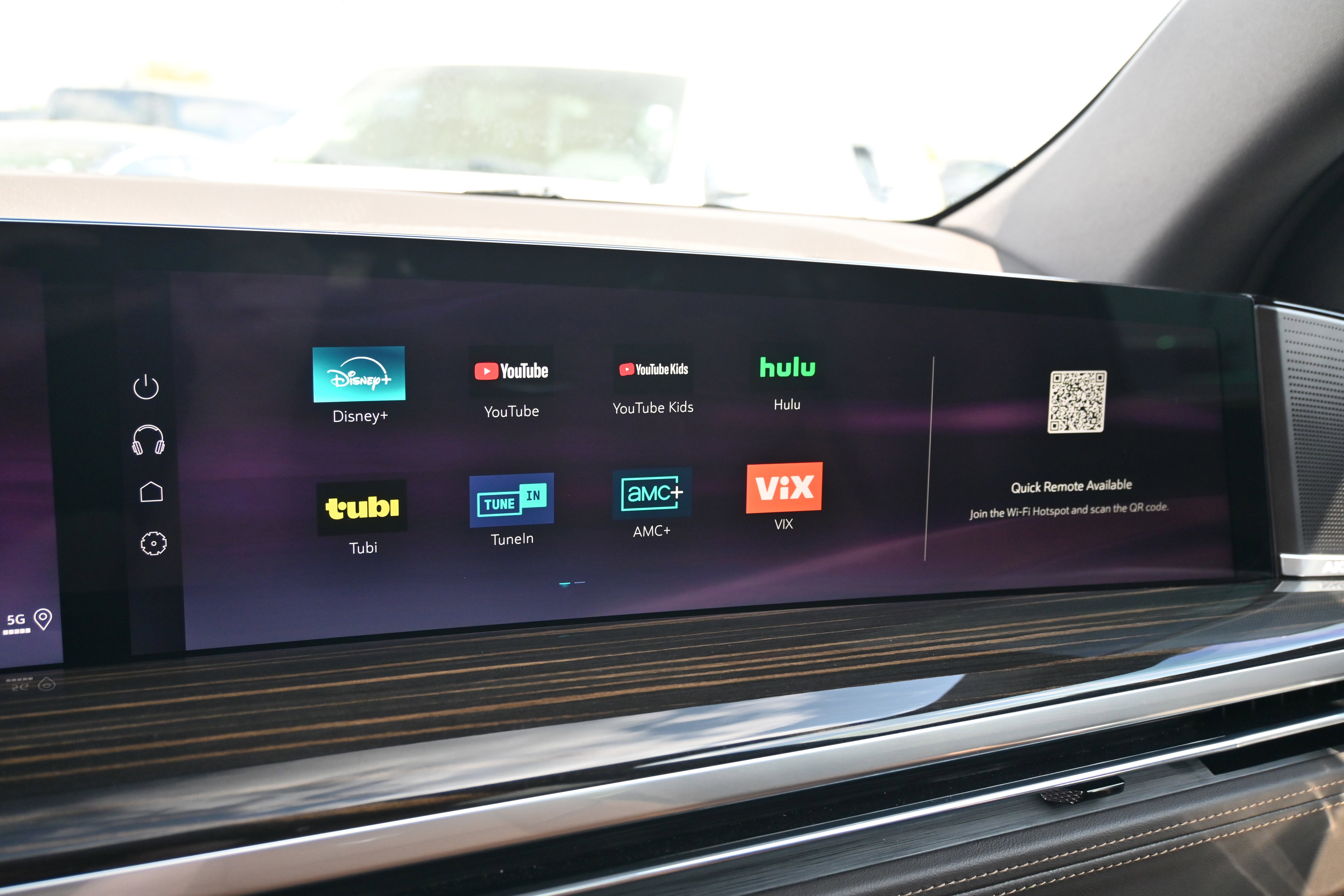 Used 2025 Cadillac Escalade Premium Luxury w/ Touring Package image 21