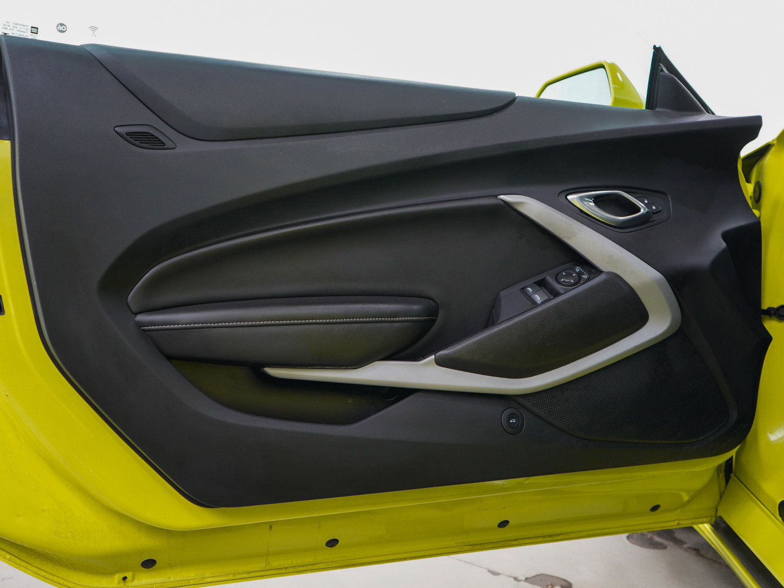 Used 2019 Chevrolet Camaro SS RWD image 14