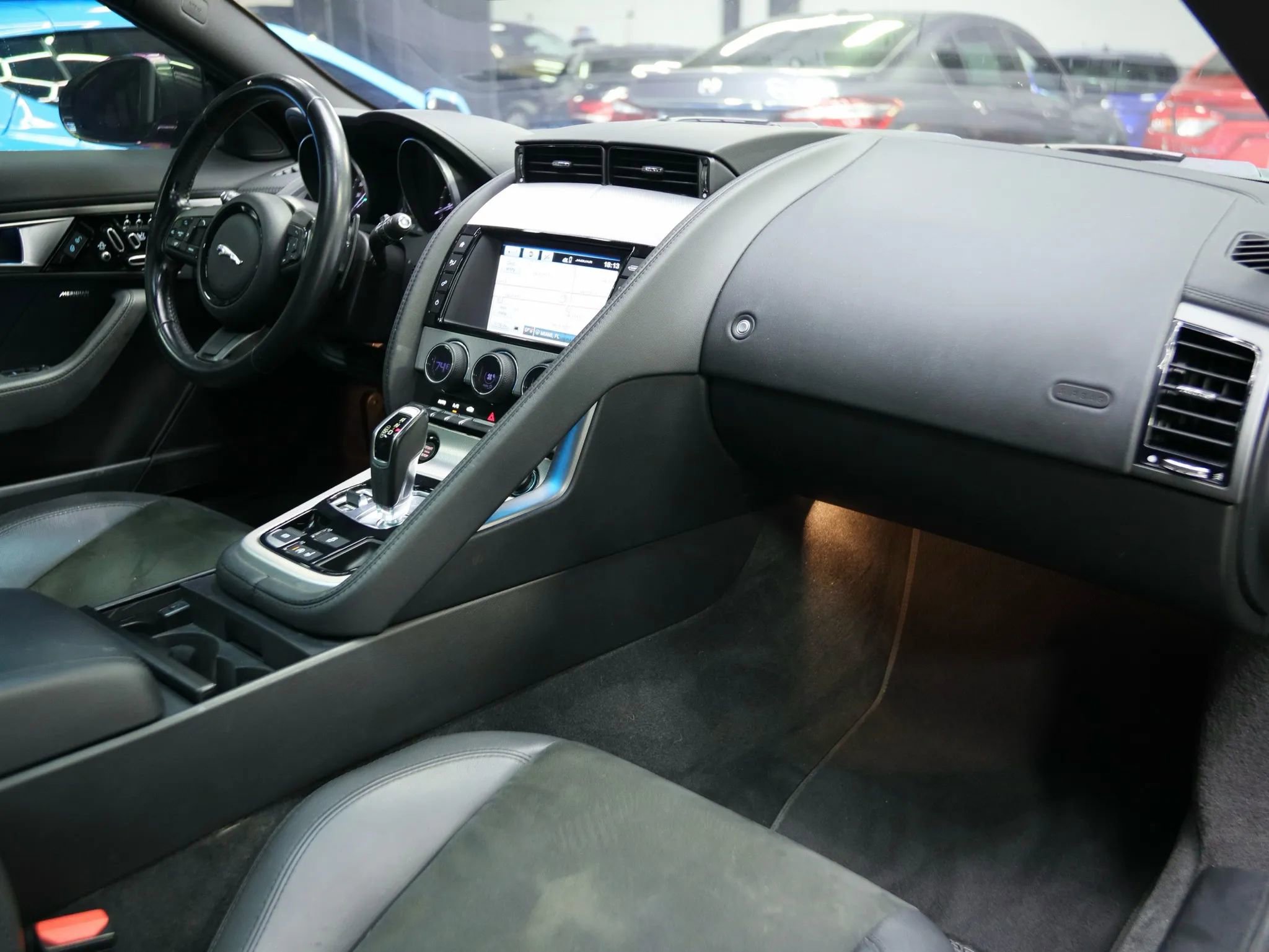 Used 2017 Jaguar F-TYPE Coupe image 32