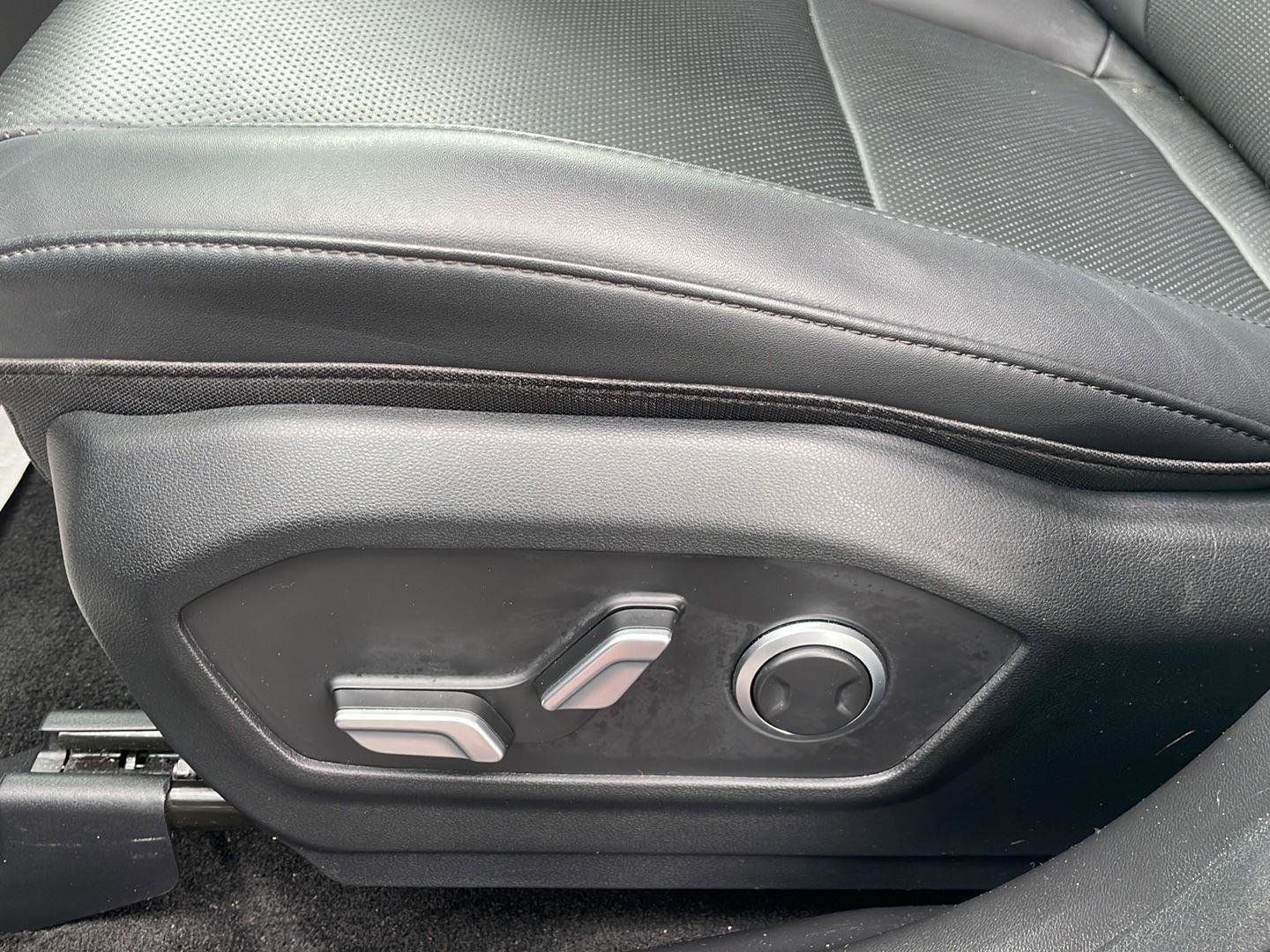 Used 2025 Hyundai Santa Fe SEL AWD/4WD image 11