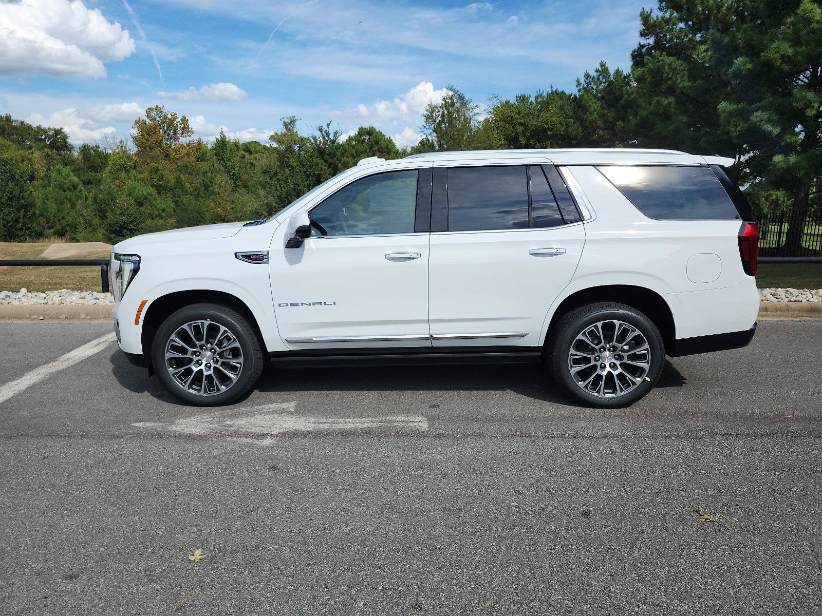 New 2027 GMC Yukon Denali w/ Sun & Power Step Package AWD/4WD image 2