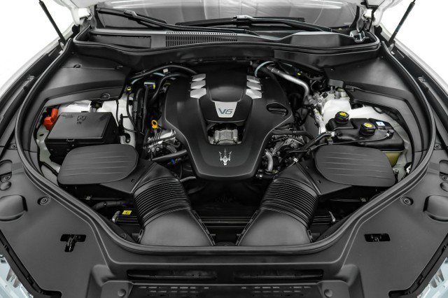 Used 2018 Maserati Levante AWD/4WD image 46