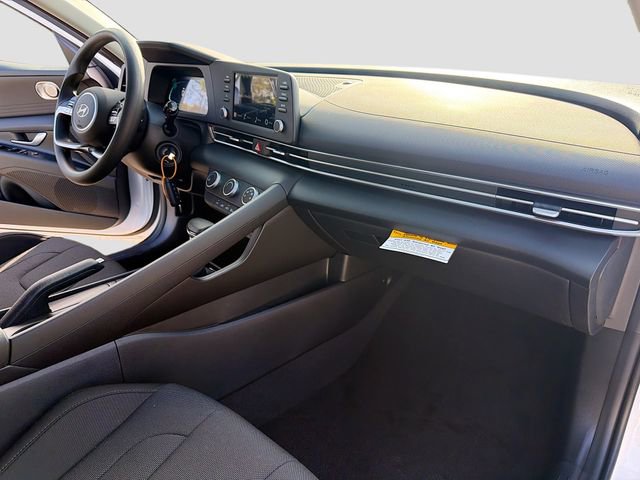 New 2026 Hyundai Elantra SE FWD image 28