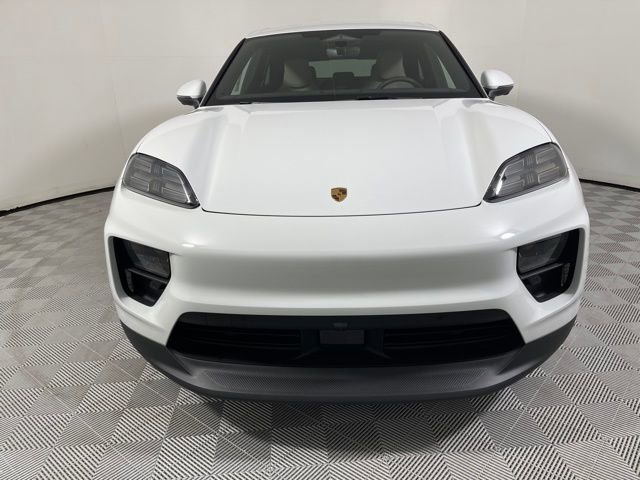 New 2025 Porsche Macan Electric image 12