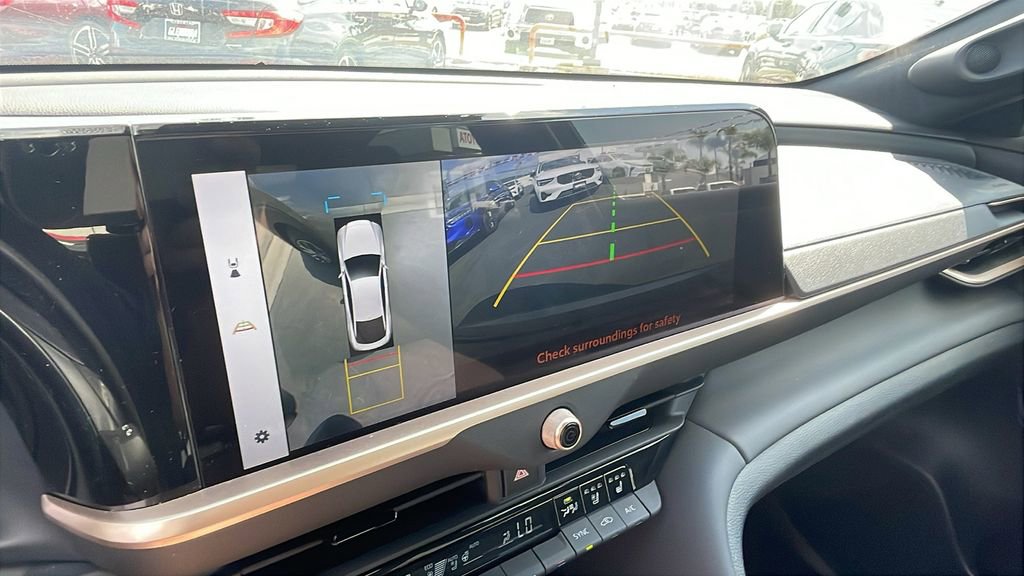 Certified 2025 Toyota Crown Limited image 23