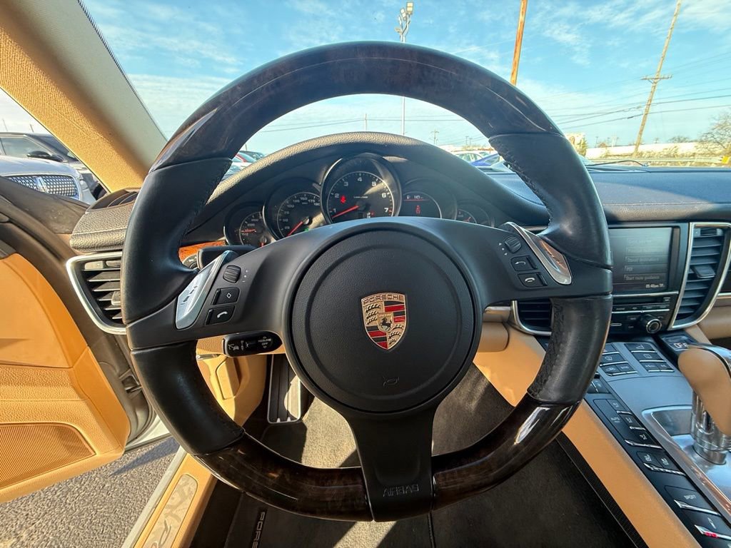 Used 2015 Porsche Panamera 4 image 14