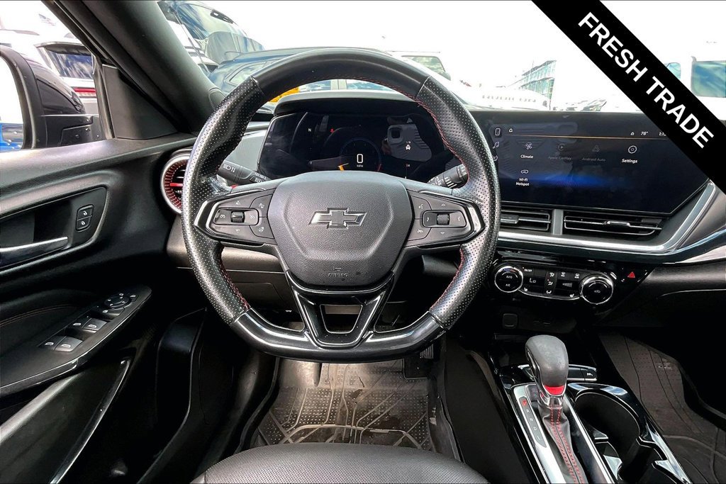 Used 2024 Chevrolet Trax RS w/ Sunroof Package FWD image 14