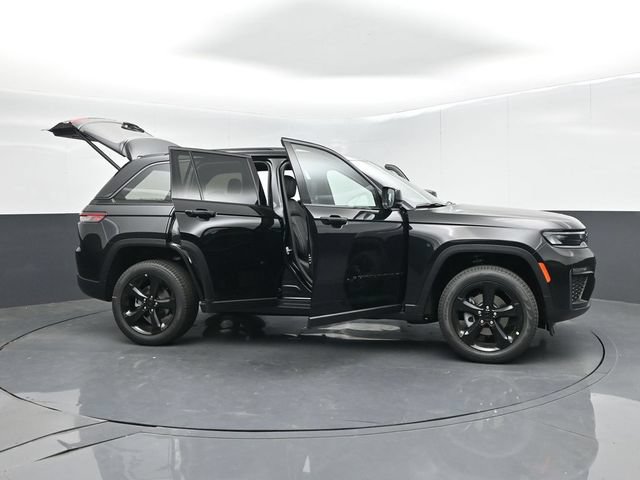 New 2026 Jeep Grand Cherokee Limited w/ Limited Altitude Package RWD image 59