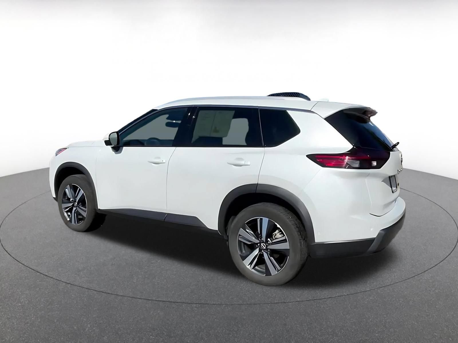 Used 2026 Nissan Rogue SL AWD/4WD image 10