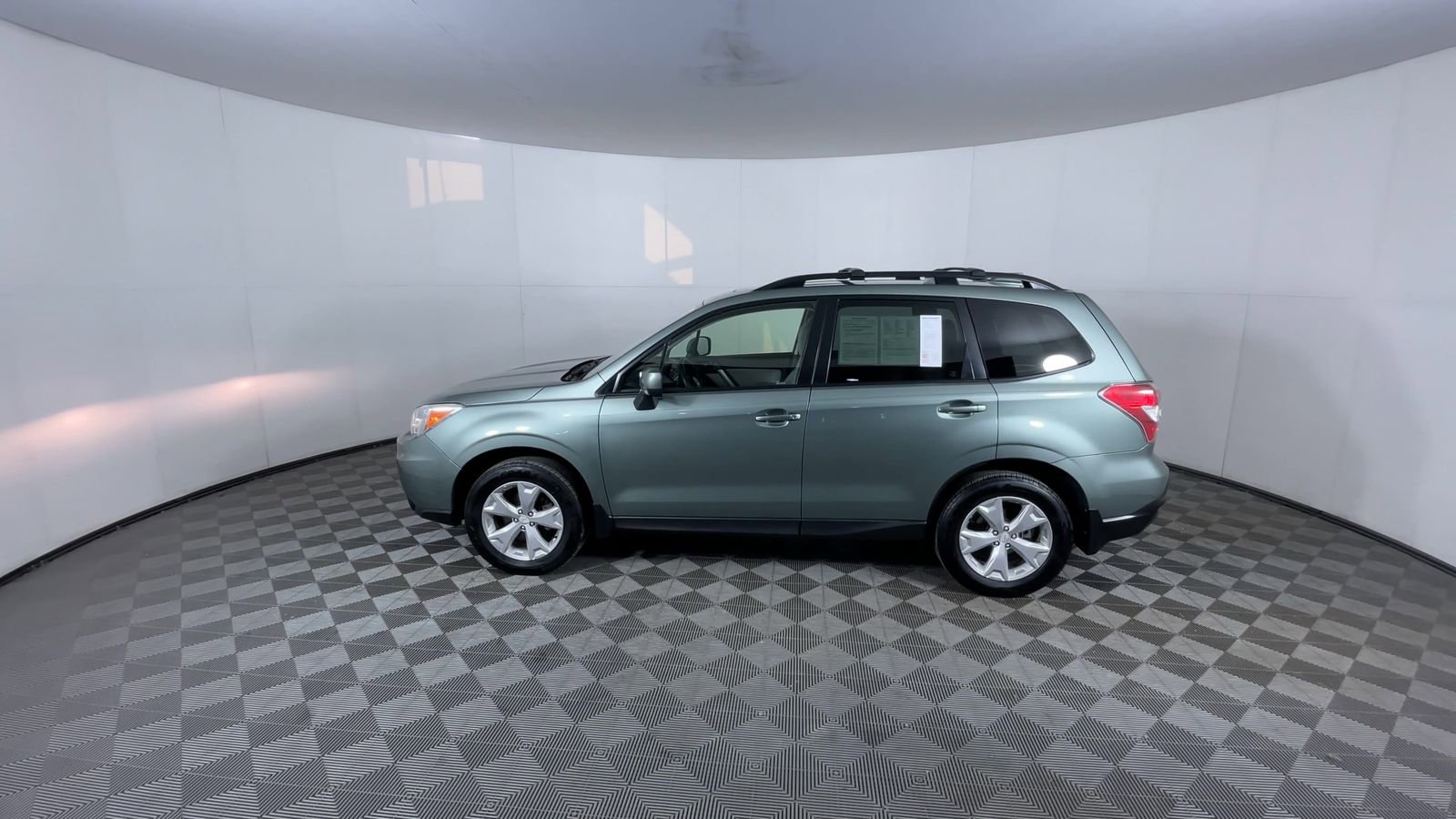Used 2016 Subaru Forester 2.5i Premium AWD/4WD image 6