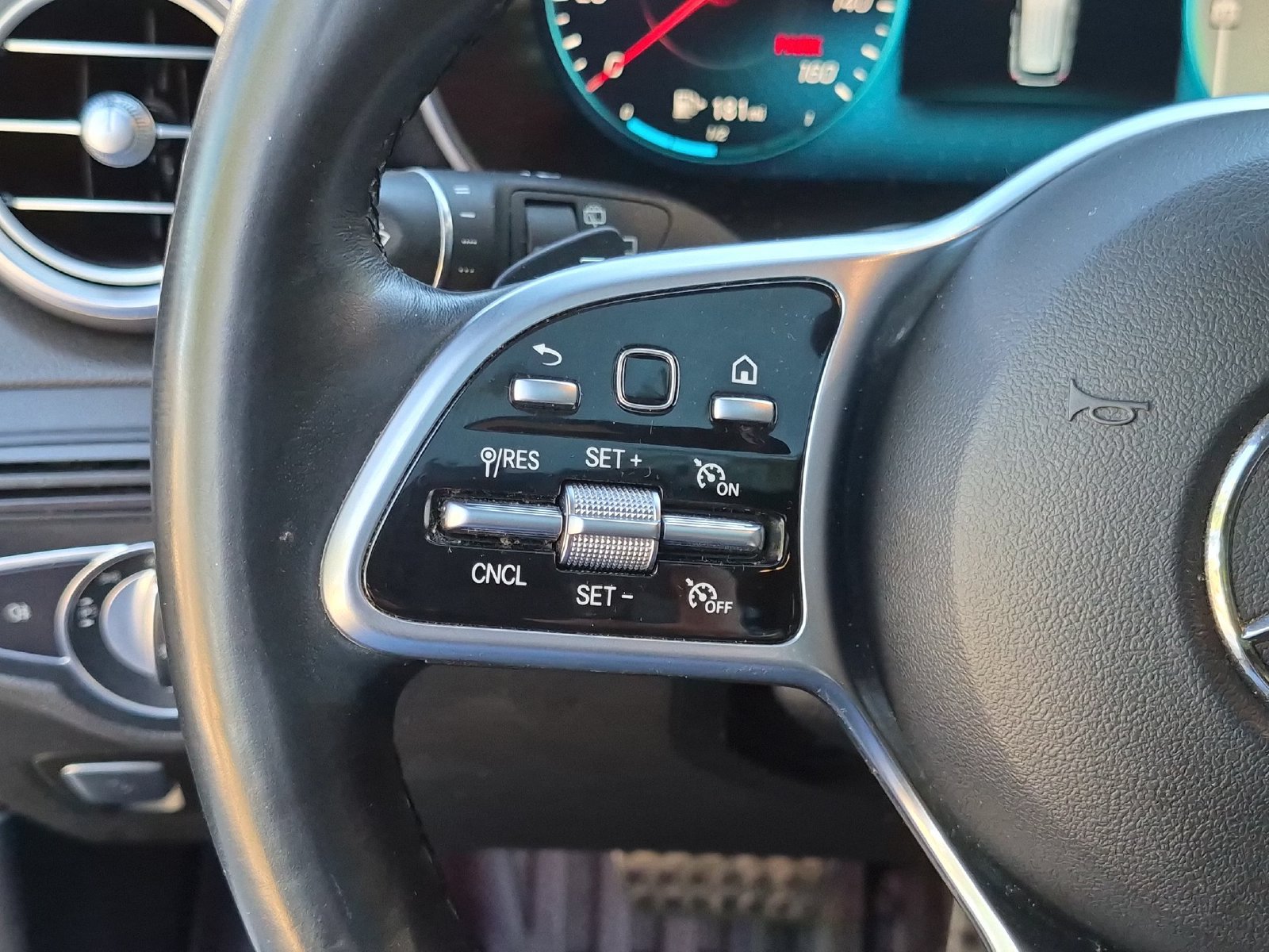 Used 2021 Mercedes-Benz GLC 300 4MATIC image 16