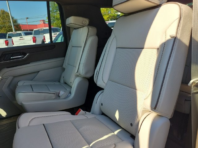 New 2027 GMC Yukon XL Denali w/ Denali Reserve Package AWD/4WD image 10