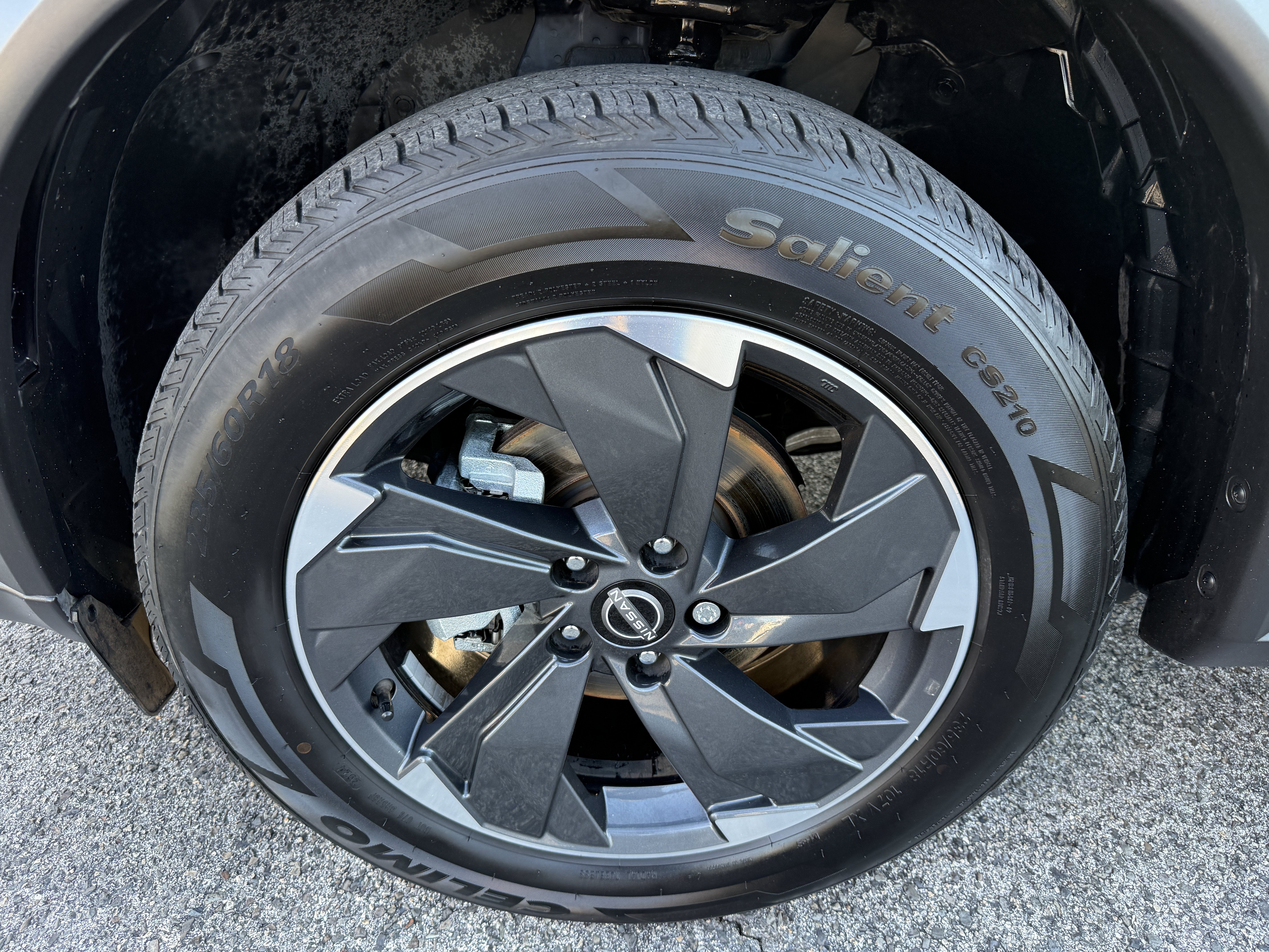 Used 2024 Nissan Rogue SV FWD image 9