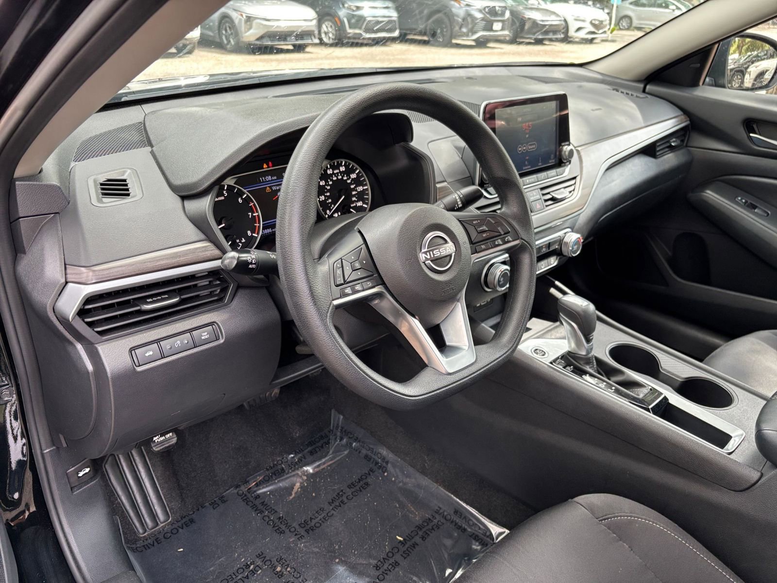 Used 2025 Nissan Altima 2.5 SV FWD image 34