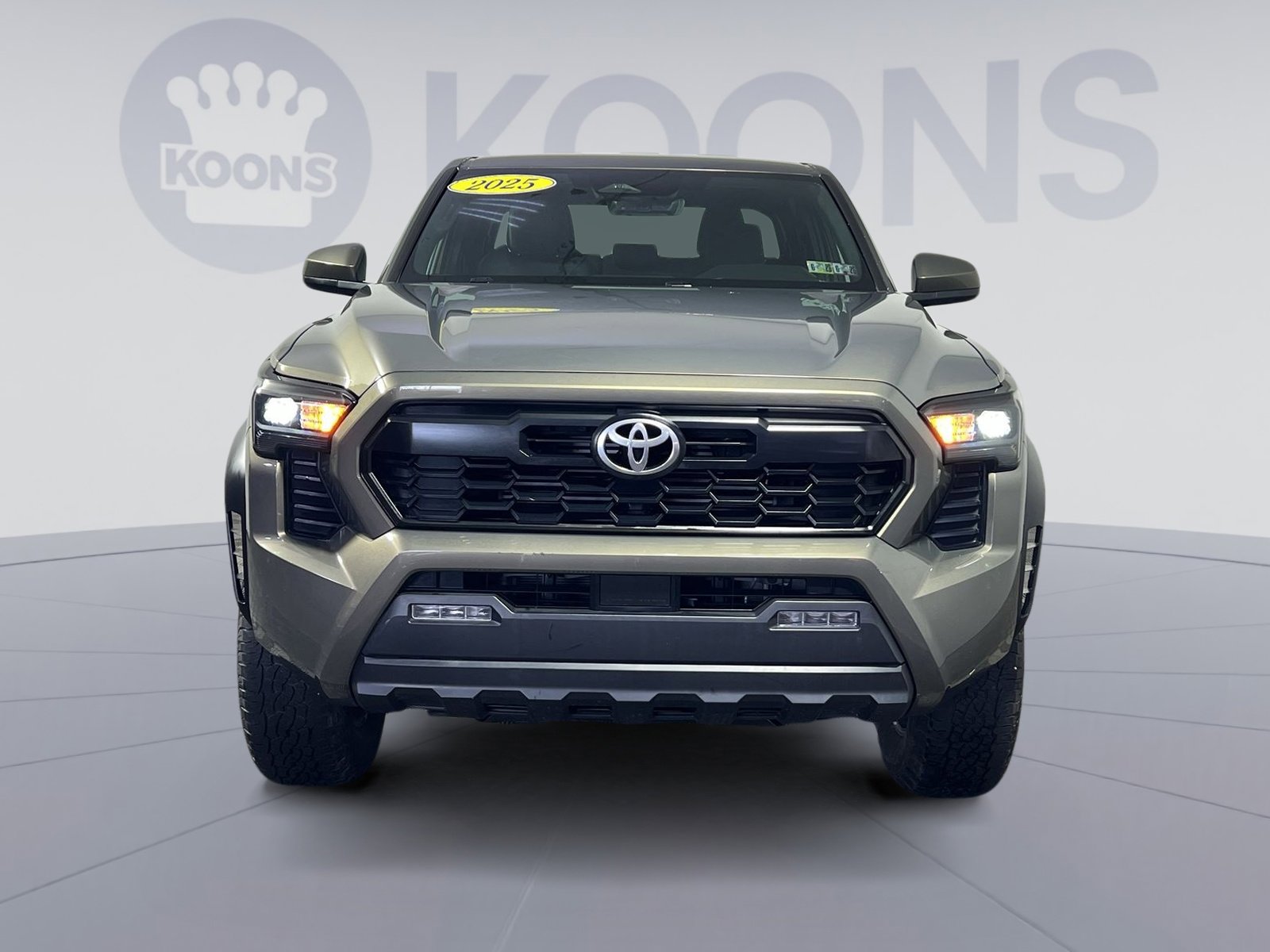 Used 2025 Toyota Tacoma TRD Off-Road AWD/4WD image 4