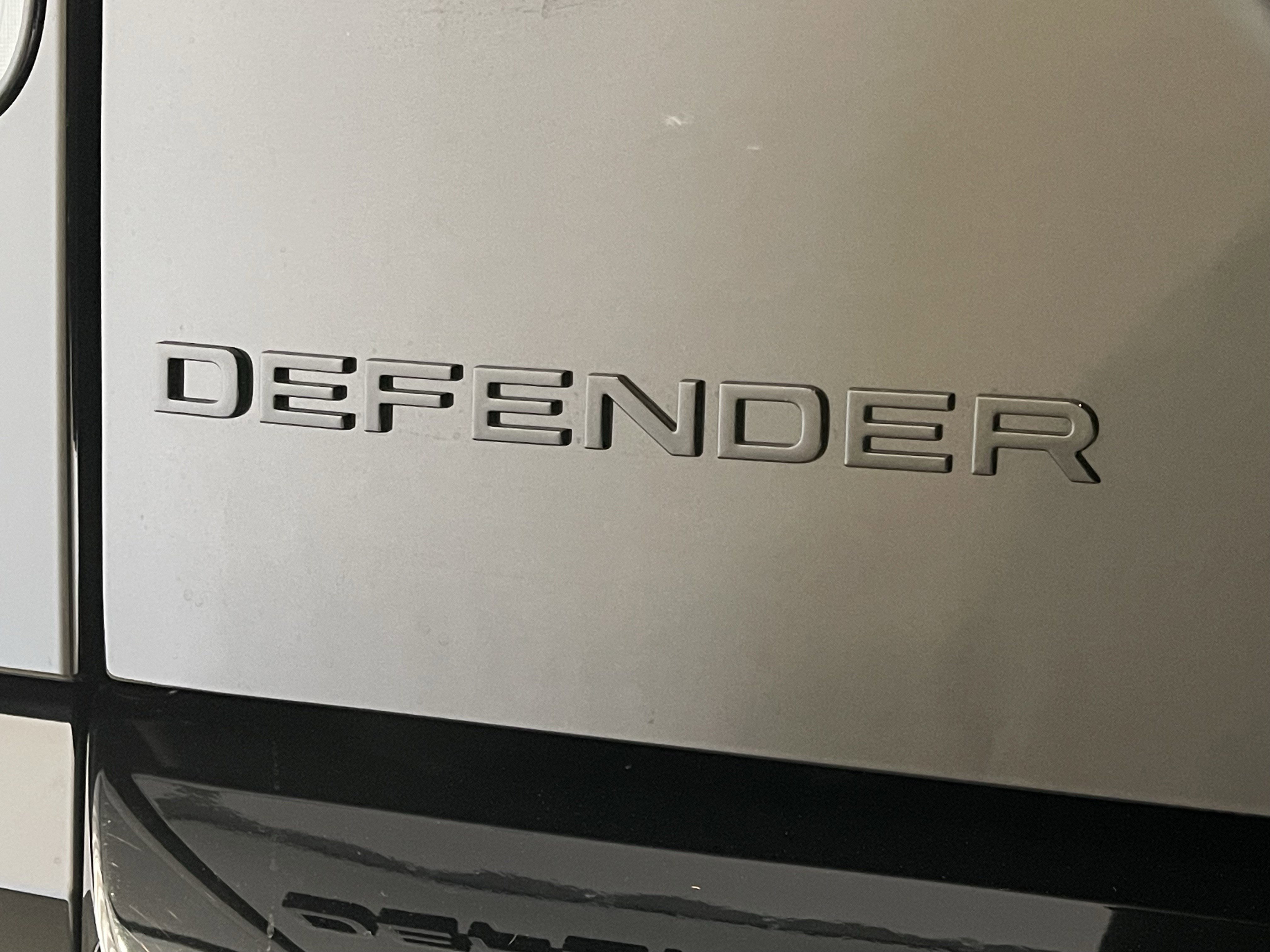 Used 2026 Land Rover Defender 130 X-Dynamic SE image 24