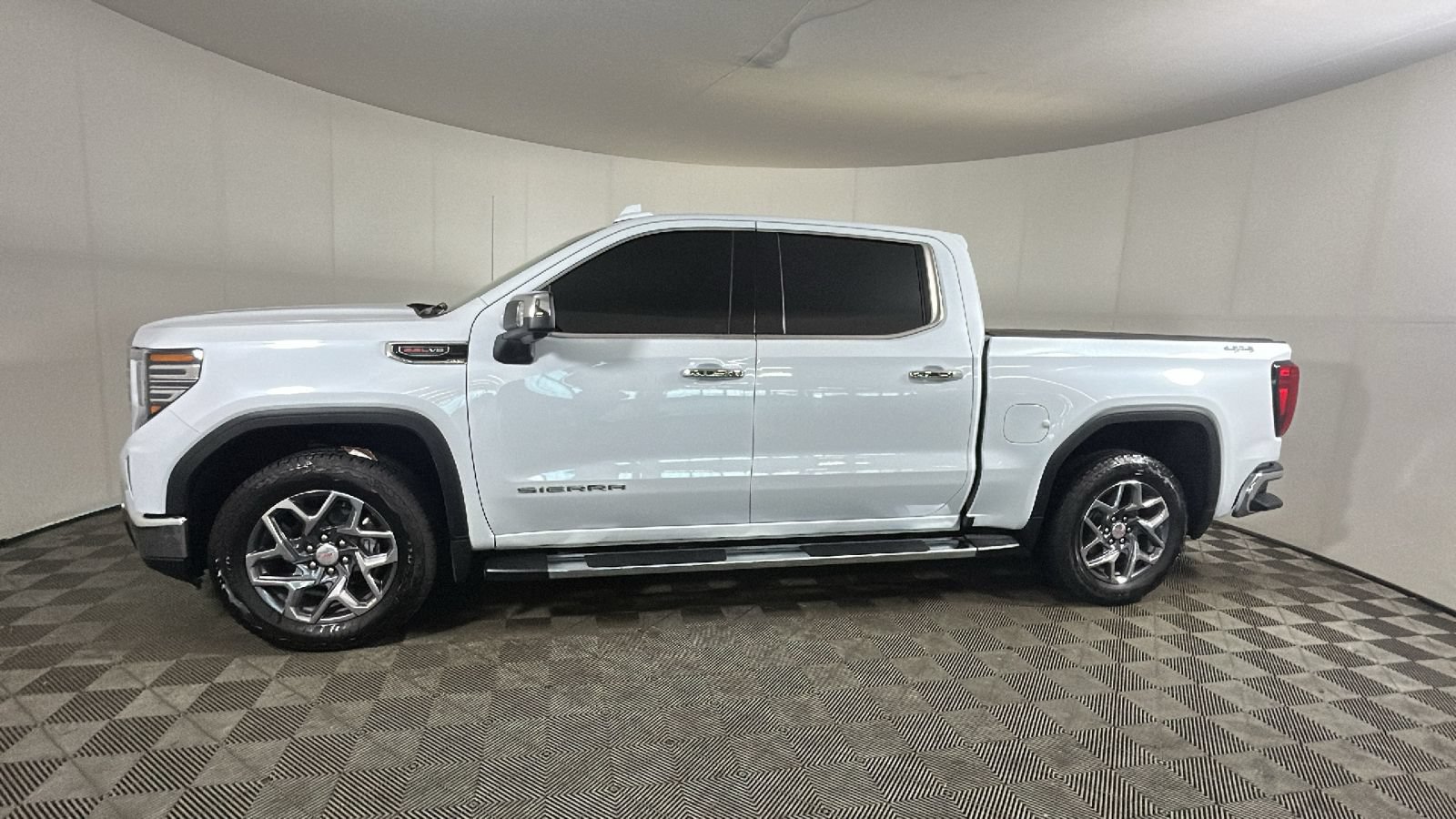 Used 2026 GMC Sierra 1500 SLT w/ SLT Premium Plus Package AWD/4WD image 7