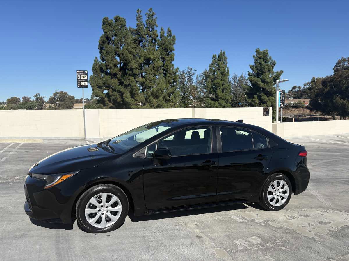 Used 2024 Toyota Corolla LE image 8