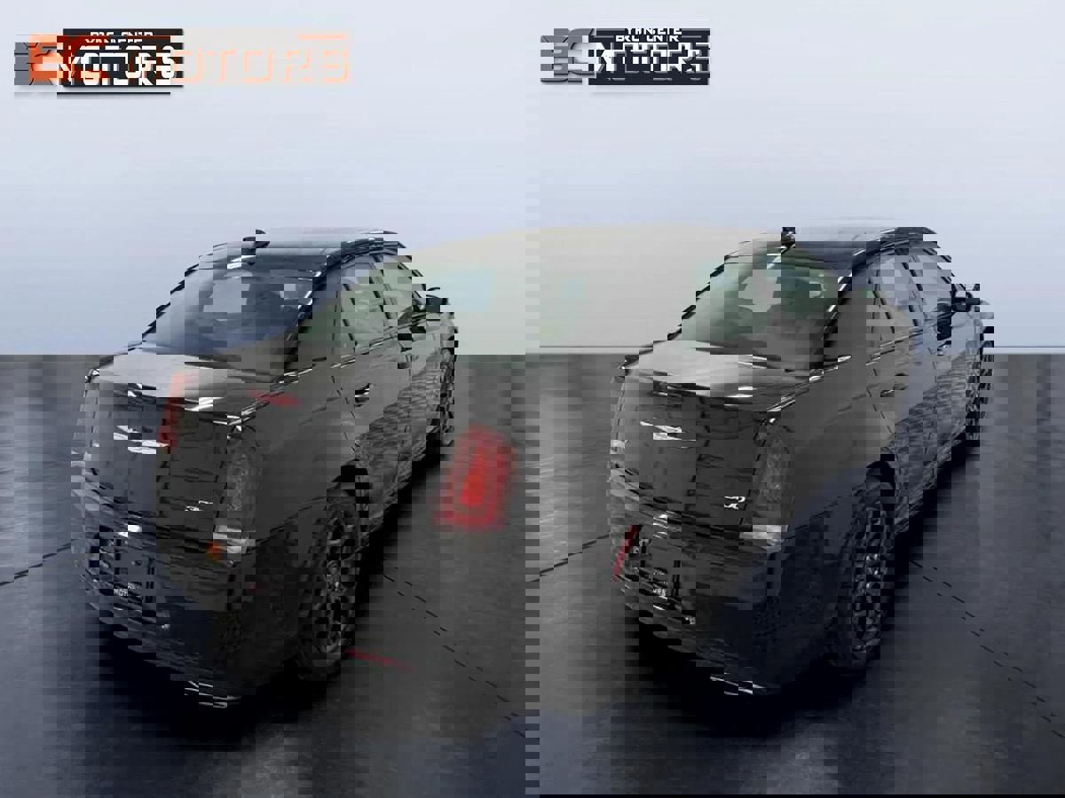 Used 2019 Chrysler 300 Touring w/ Sport Appearance Package image 6