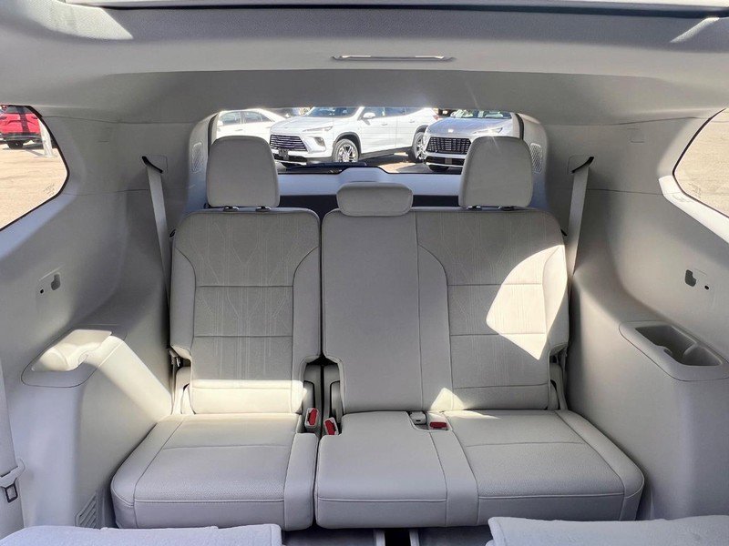 New 2026 Buick Enclave Avenir w/ Super Cruise Package image 12