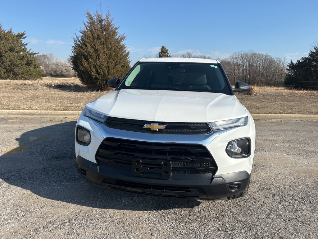 Used 2022 Chevrolet TrailBlazer LS image 2