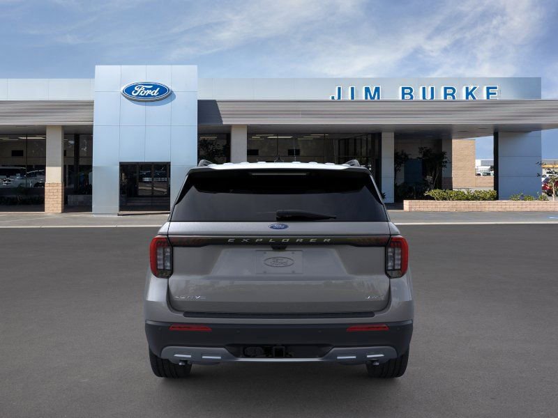 New 2026 Ford Explorer Active w/ Active Comfort Package image 5