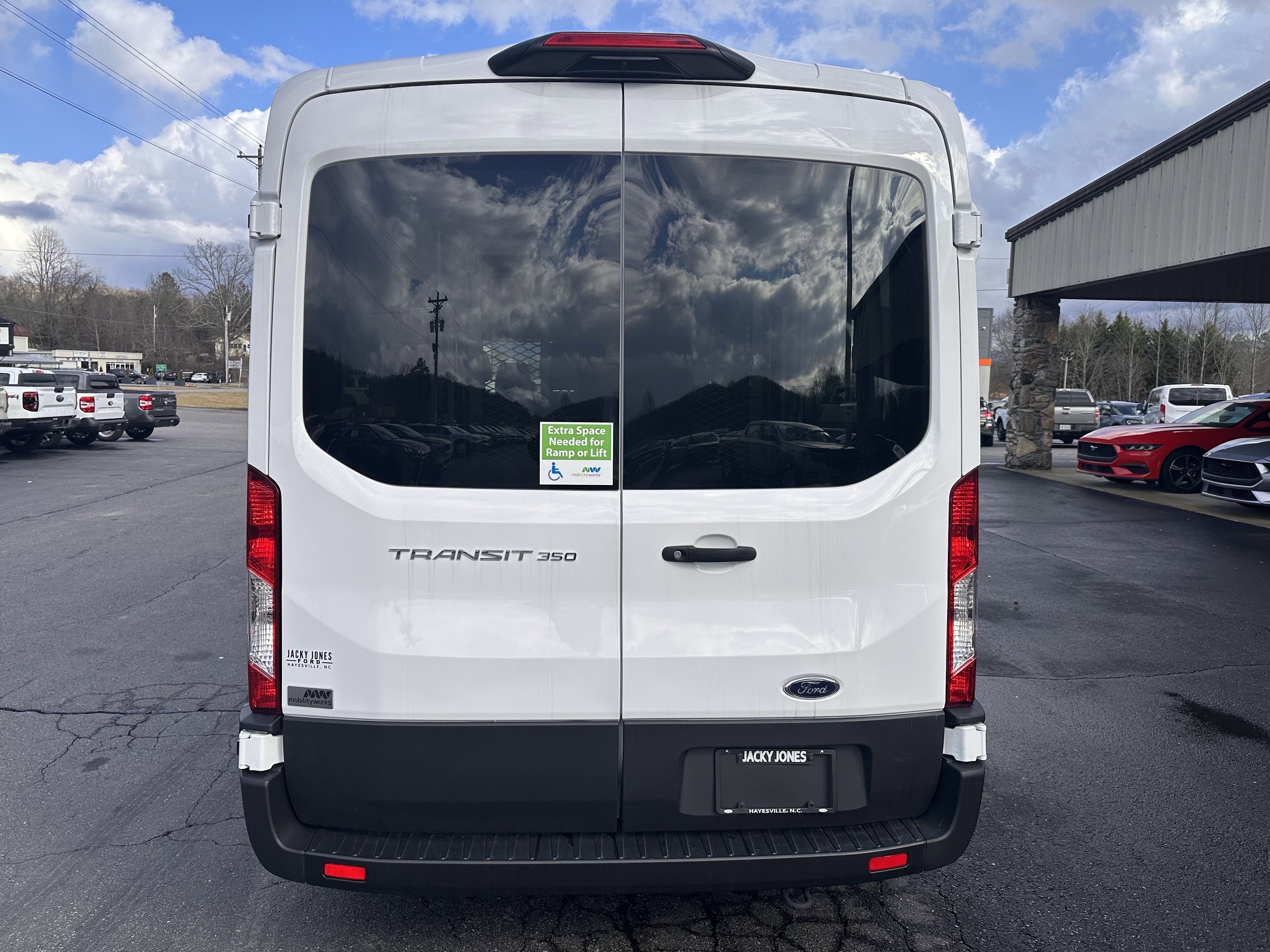 Used 2024 Ford Transit 350 XL image 7