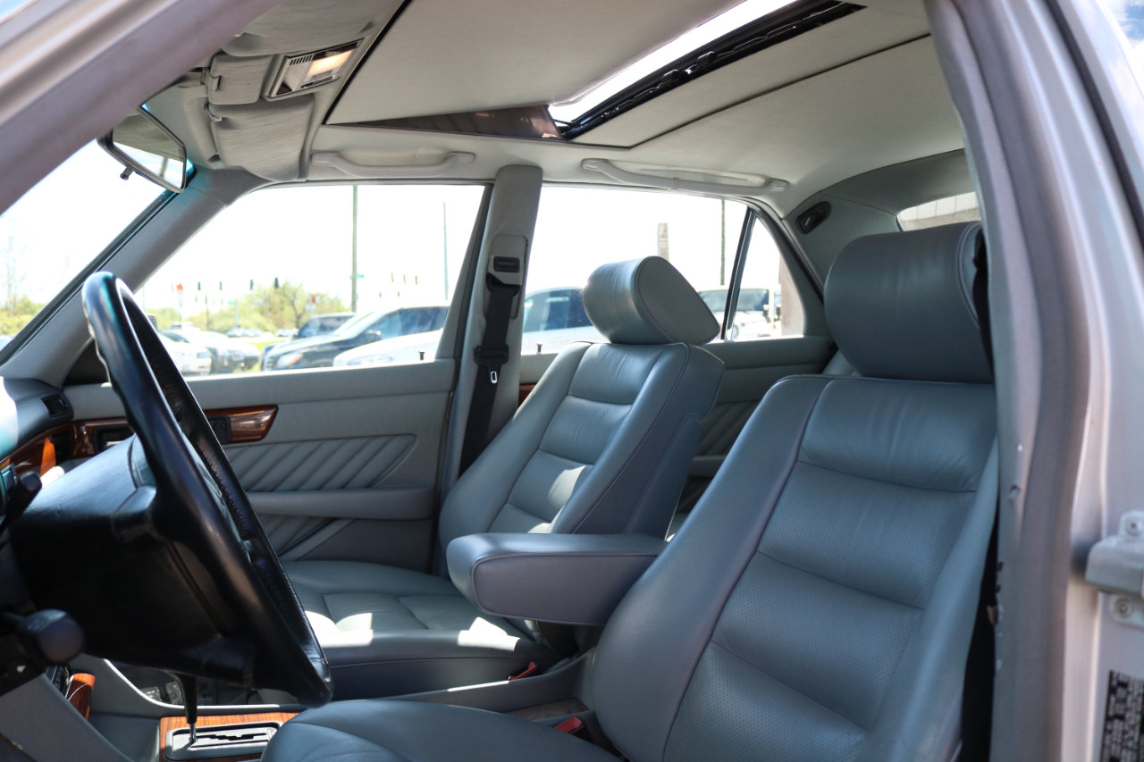 Used 1990 Mercedes-Benz 300 SE image 14