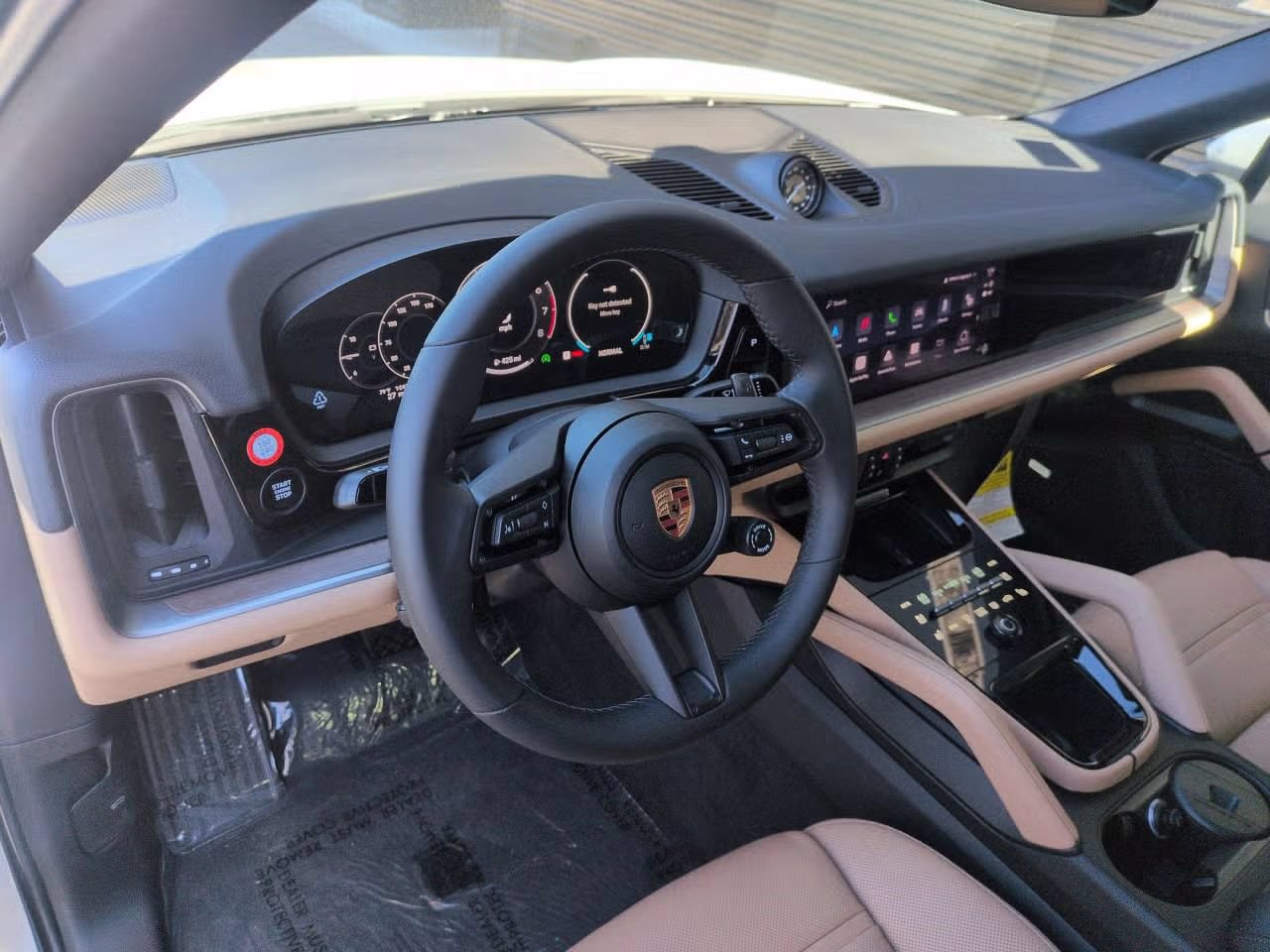 Certified 2026 Porsche Cayenne Coupe AWD/4WD image 4