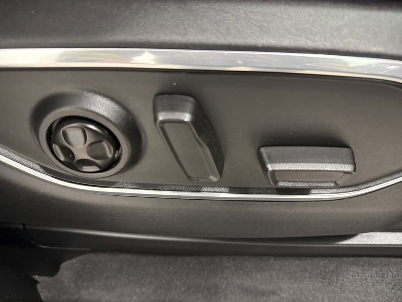 Used 2024 Jeep Wagoneer Series II image 17