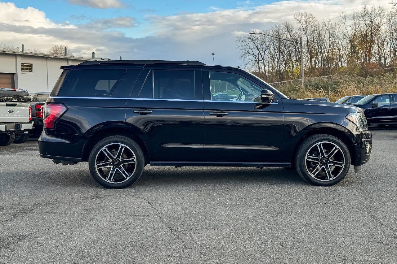 Used 2019 Ford Expedition Limited w/ Equipment Group 303A image 2