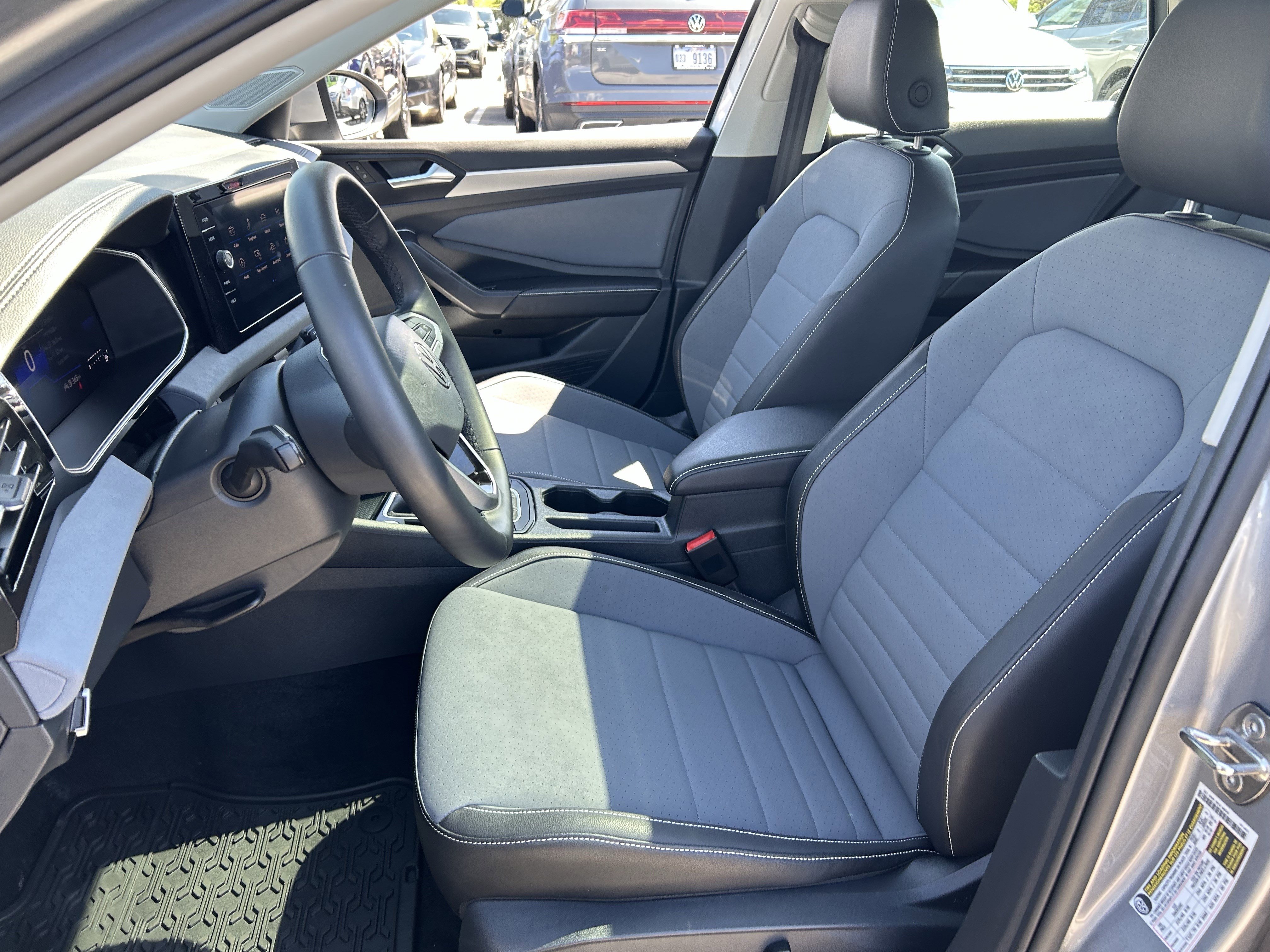 Used 2025 Volkswagen Jetta SE image 22