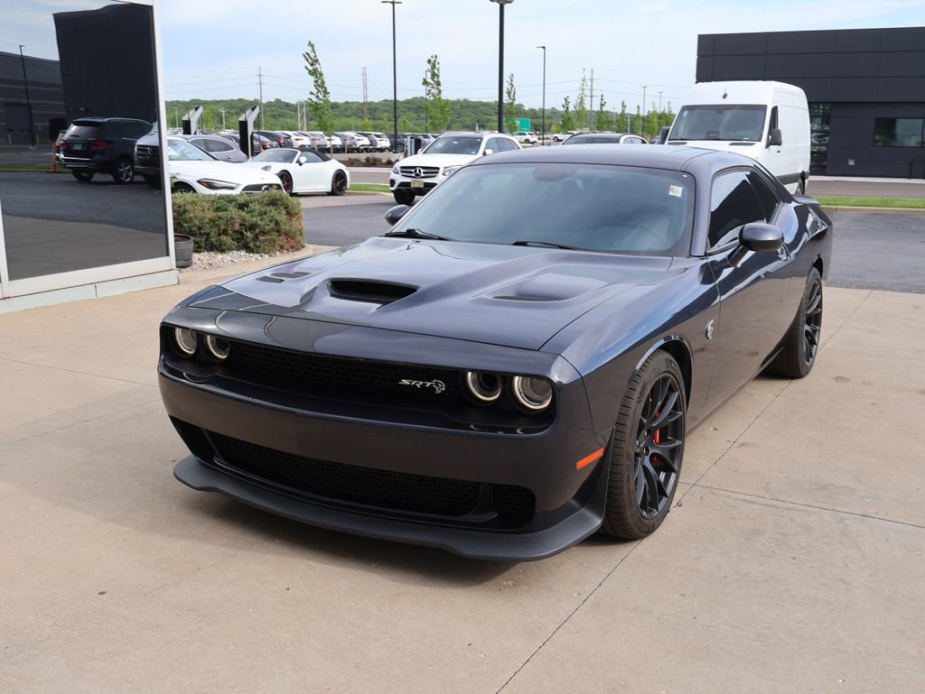 Used 2016 Dodge Challenger SRT Hellcat RWD image 4