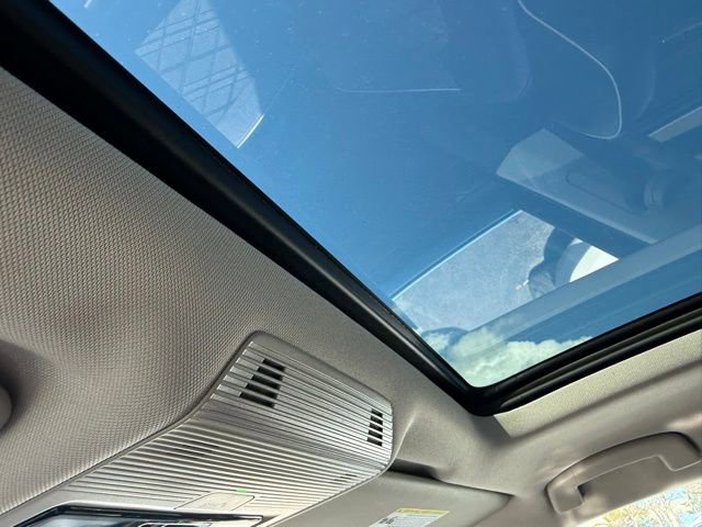 Certified 2024 Volkswagen Atlas SEL Premium R-Line image 25