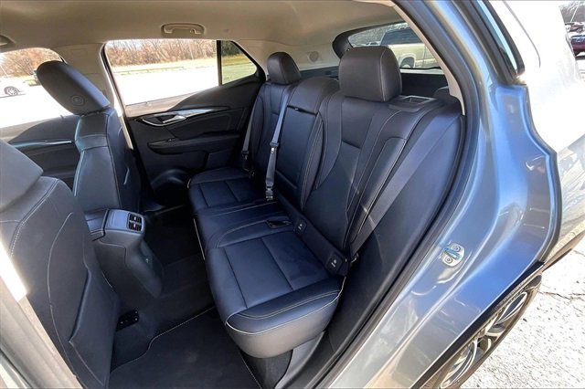 Used 2023 Buick Envision Essence image 22