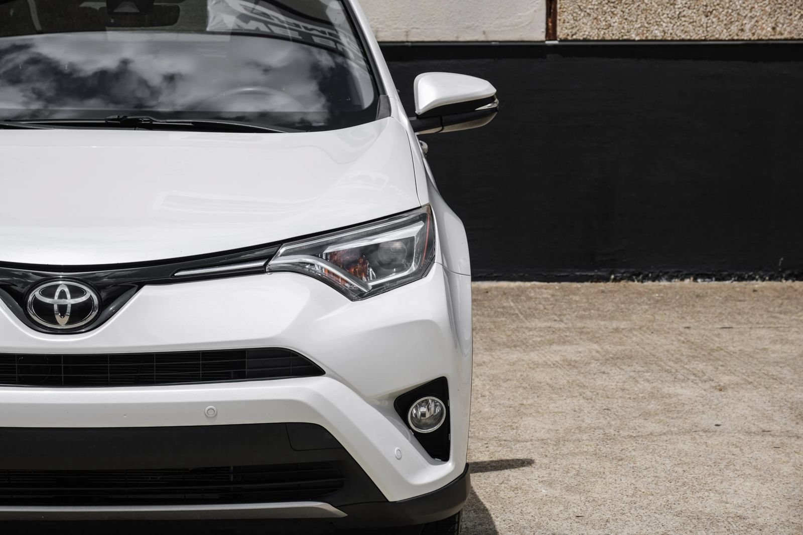 Used 2017 Toyota RAV4 Limited FWD image 48