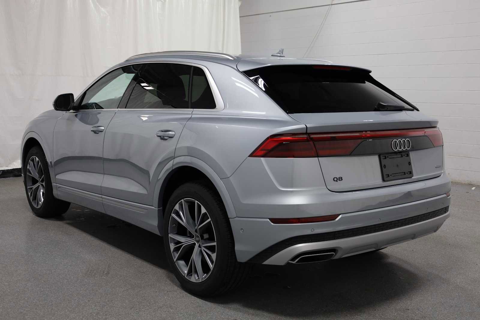 New 2025 Audi Q8 Premium image 3