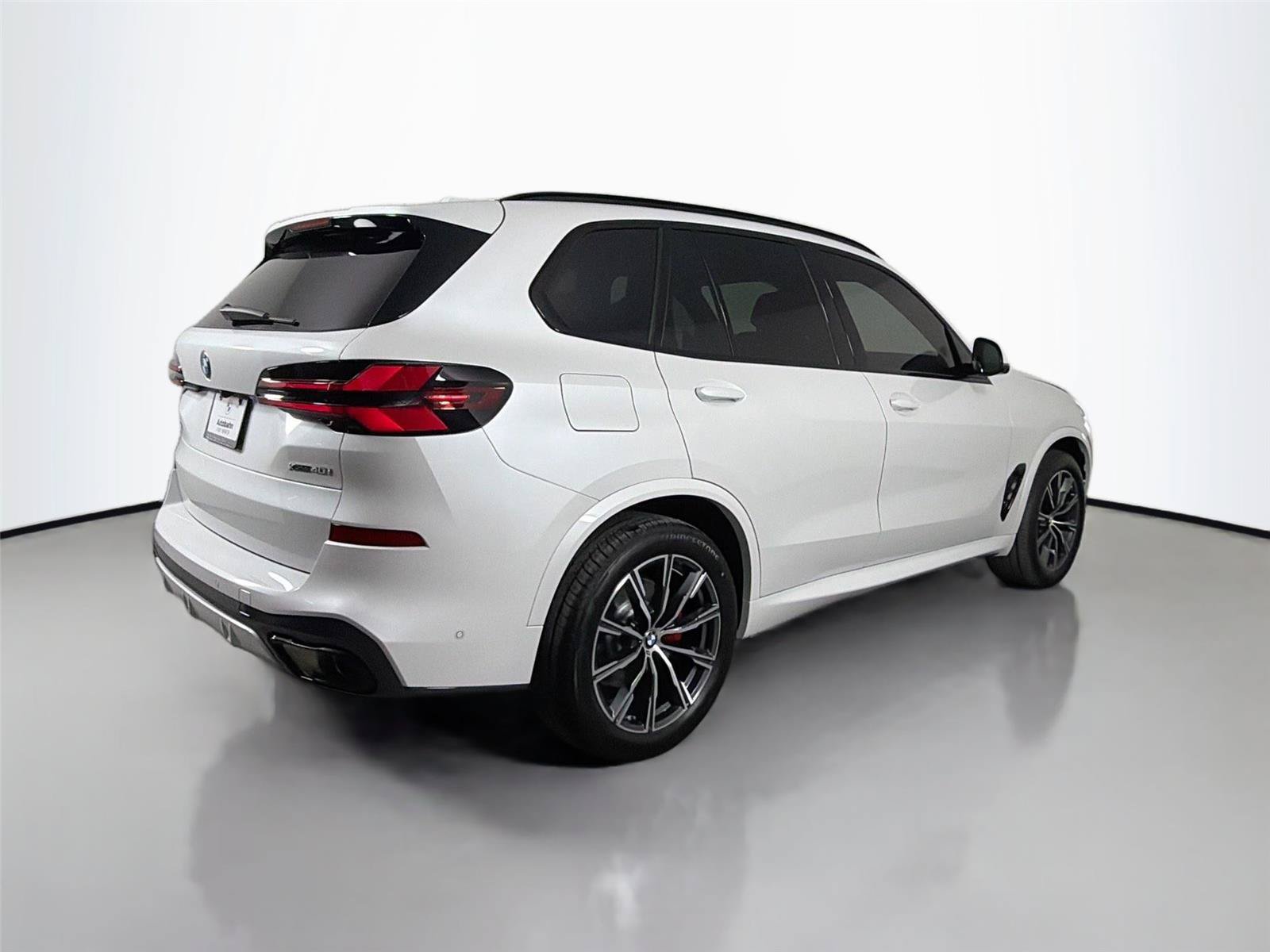 New 2026 BMW X5 xDrive40i w/ M Sport Package AWD/4WD image 5