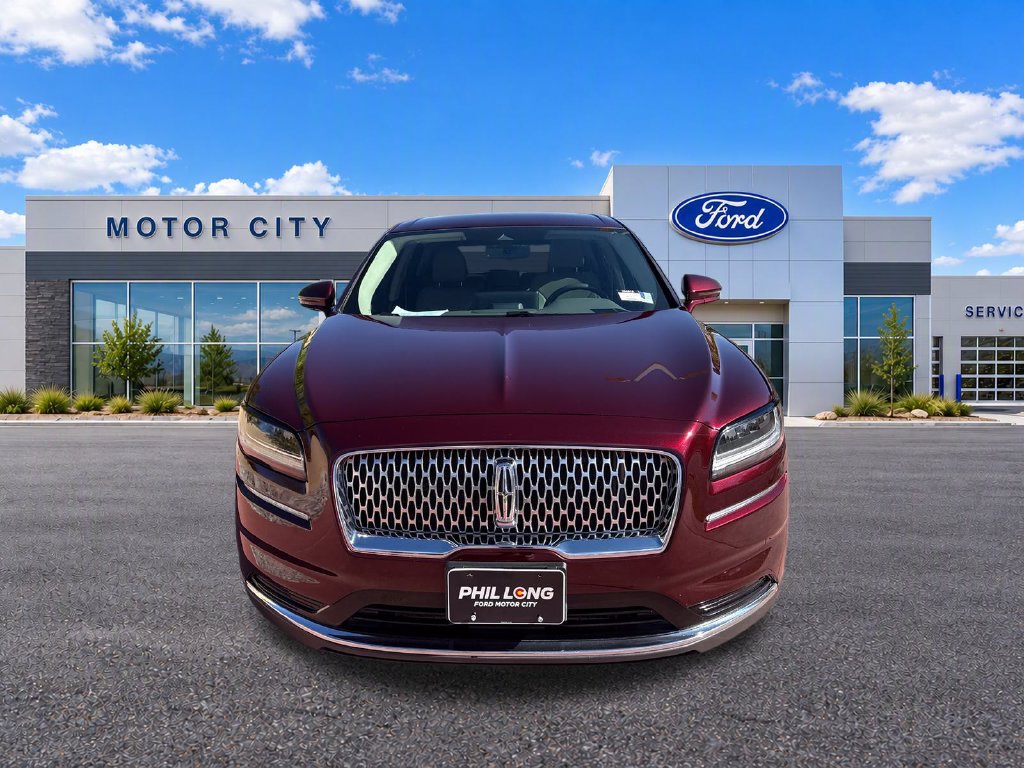 Used 2022 Lincoln Nautilus AWD w/ Premium Package image 2