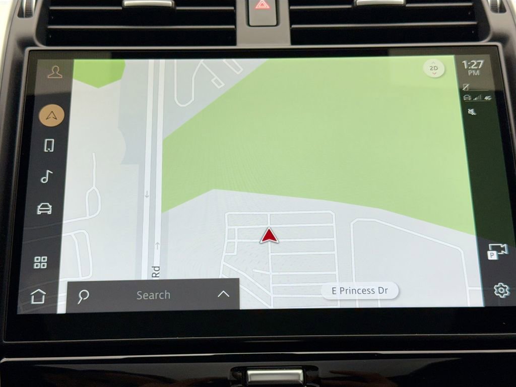 Used 2024 Land Rover Discovery Dynamic SE image 14