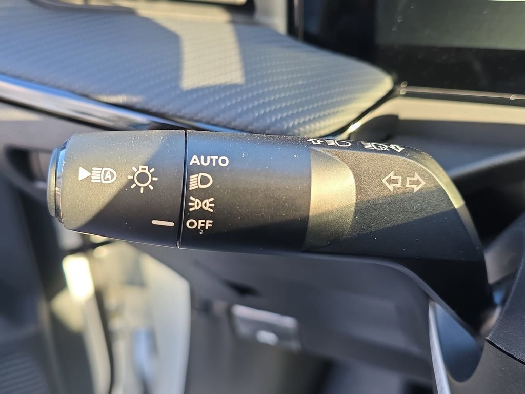 New 2026 Nissan Kicks SR w/ Cold Weather Package FWD image 29
