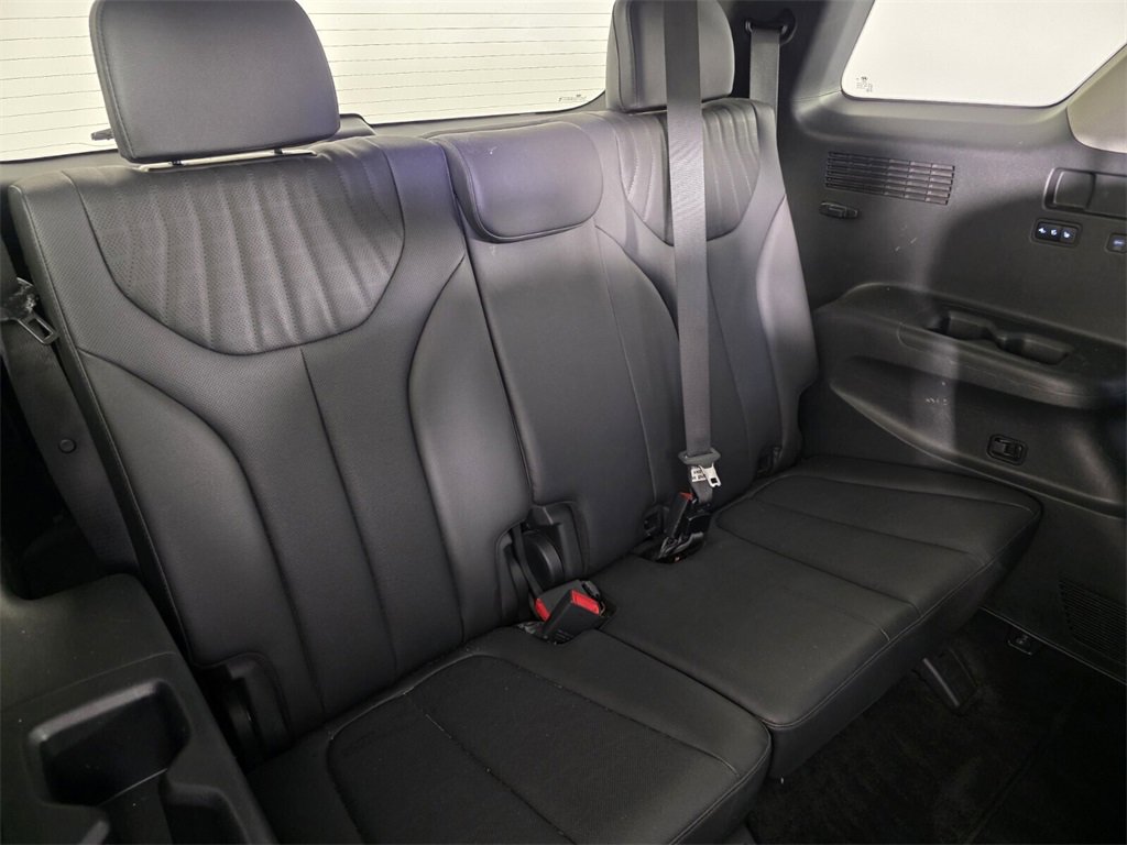 Used 2023 Hyundai Palisade Limited image 32