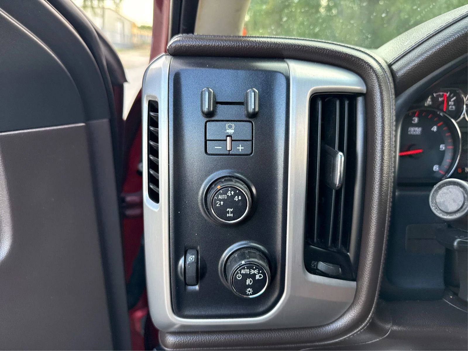 Used 2015 GMC Sierra 1500 SLT w/ SLT Crew Cab Value Package AWD/4WD image 17