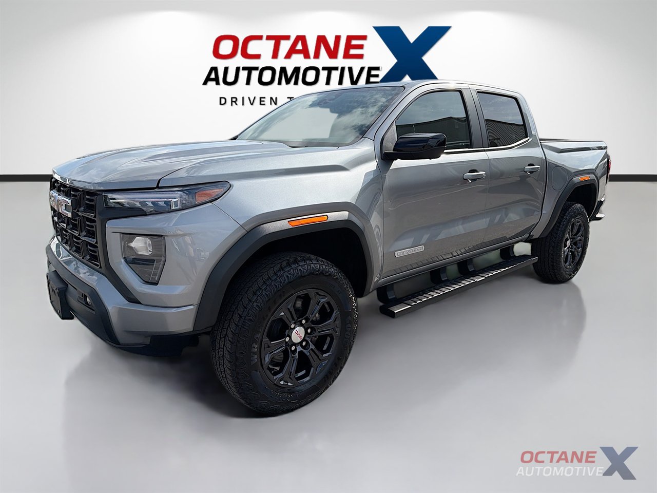 Used 2023 GMC Canyon Elevation w/ Elevation Premium Package AWD/4WD image 3