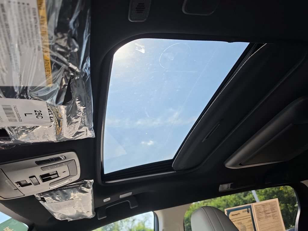 Used 2026 Toyota Sienna Platinum AWD/4WD image 27