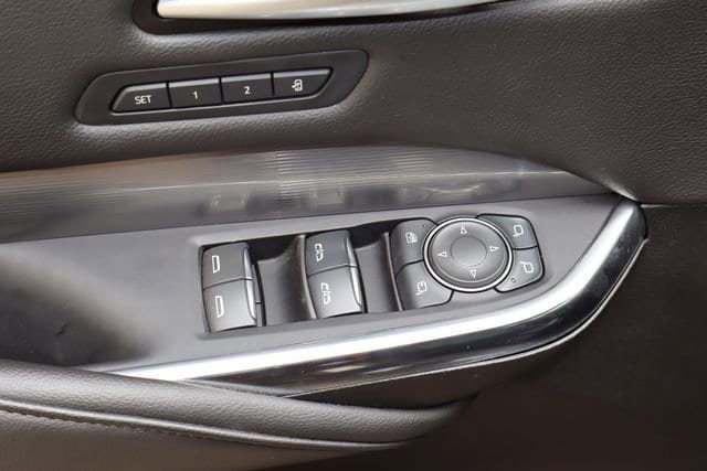 Used 2025 Cadillac XT4 Premium Luxury FWD image 19