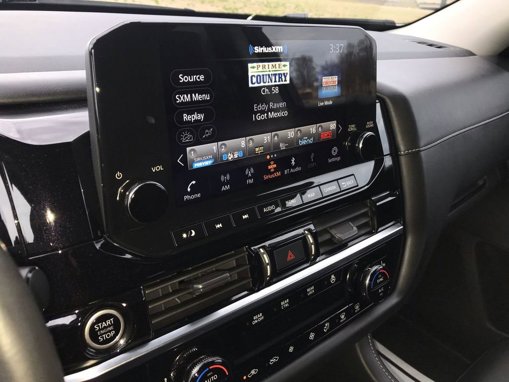 Used 2023 Nissan Pathfinder SL w/ Black Appearance Package image 16