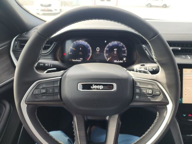 New 2026 Jeep Grand Cherokee Limited AWD/4WD image 16